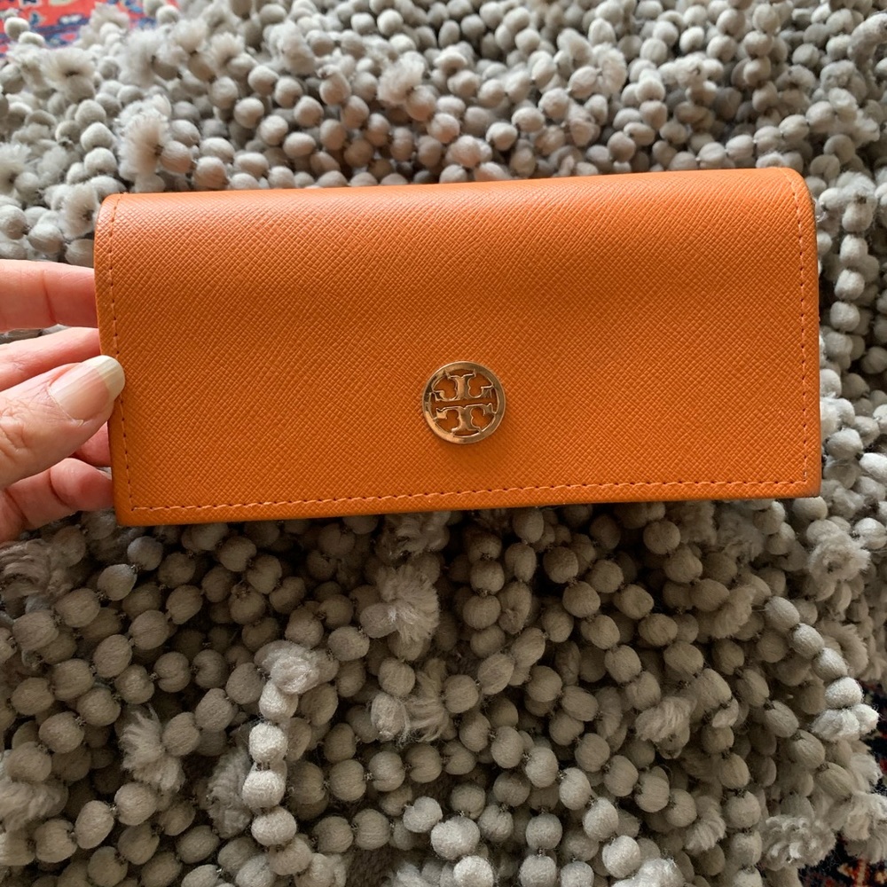 Orange Tory Burch Eyeglass Sunglass case. Good preowned condition 🧡